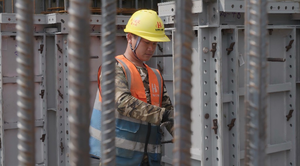 “心系职工 情暖五一，致敬最美劳动者” ——集团开展“五一”国际劳动节送温暖活动(图13)