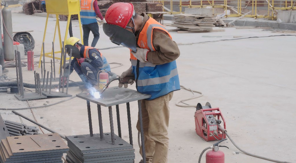 “心系职工 情暖五一，致敬最美劳动者” ——集团开展“五一”国际劳动节送温暖活动(图15)