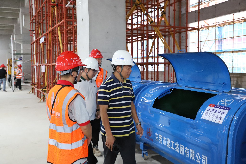 聚焦 | 创新引领革新,2025年东莞市建筑施工“安全生产月”观摩启动仪式在银瓶现代产业园项目圆满举行(图32) 聚焦 | 创新引领革新,2025年东莞市建筑施工“安全生产月”观摩启动仪式在银瓶现代产业园项目圆满举行(图32)