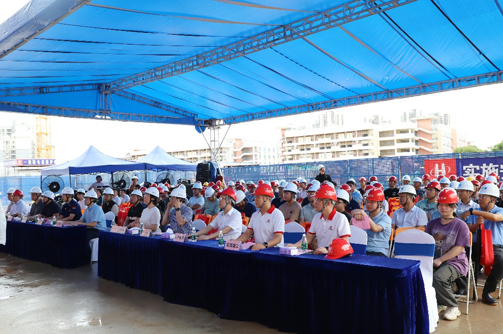 筑牢安全防线 锤炼应急能力丨桥头镇住建领域2025年综合应急演练在东莞建工集团三津食品增资扩产项目成功开展(图1)