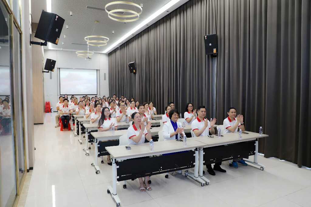 铭记历史 捍卫和平丨集团组织全体员工观看纪念中国人民抗日战争暨世界反法西斯战争胜利80周年大会(图2) 铭记历史 捍卫和平丨集团组织全体员工观看纪念中国人民抗日战争暨世界反法西斯战争胜利80周年大会(图2)