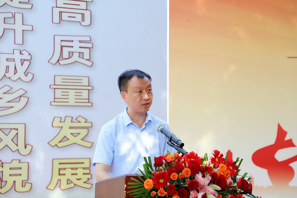 携手央企，共绘“百千万工程”新画卷 | 东莞建工集团助力桥头镇工业路房屋外立面提升样板项目开工仪式圆满举行(图2)